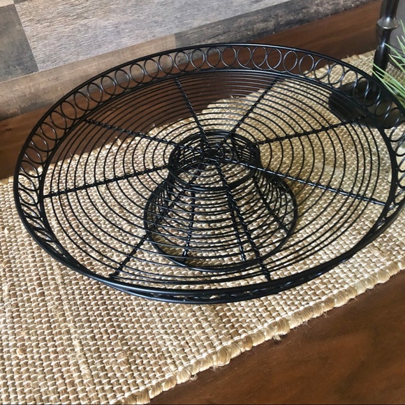 Wire cake stand or raised platter - Picture 2 of 3